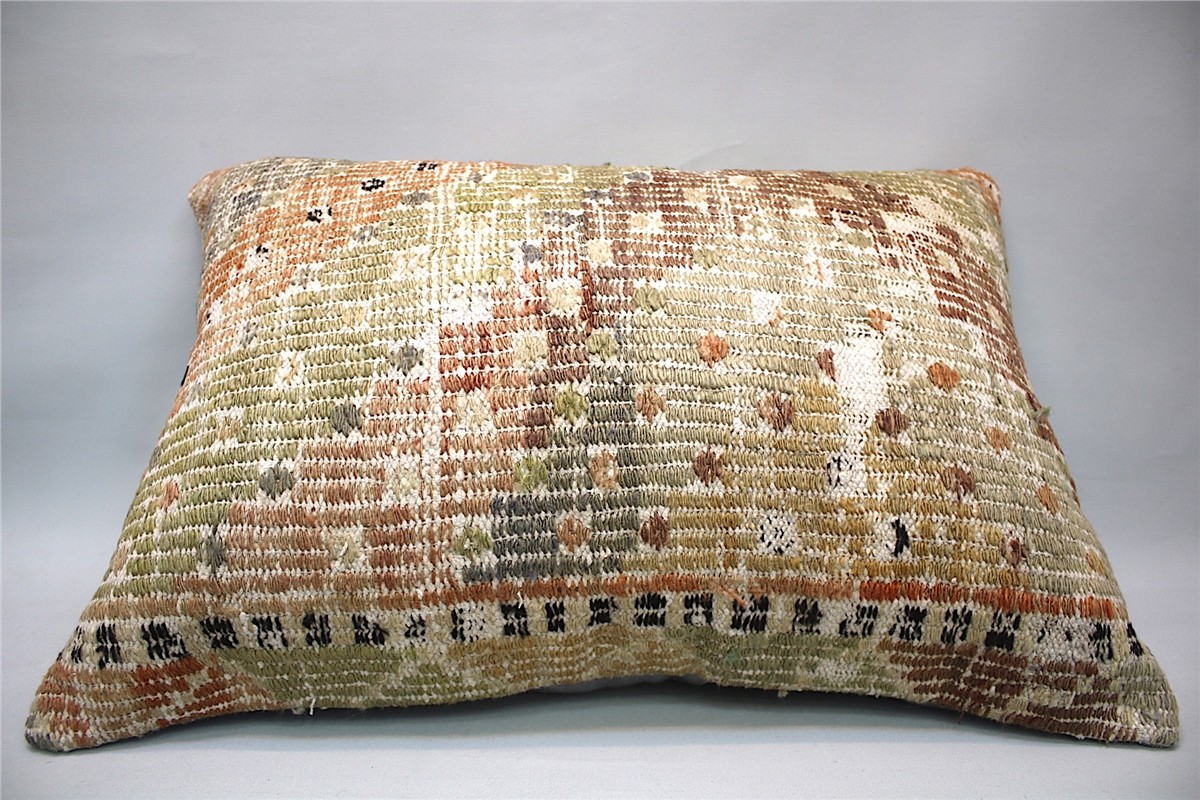 https://www.enjoyistanbul.com/UserFiles/Fotograflar/org/345371-20x28-inches-50x70-cm-kilim-pillow-e46462.jpg