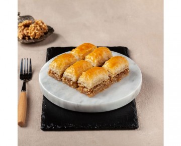 Baklava with walnuts (1 KG)