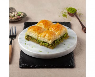 Special Baklava with Pistachio (1 KG)